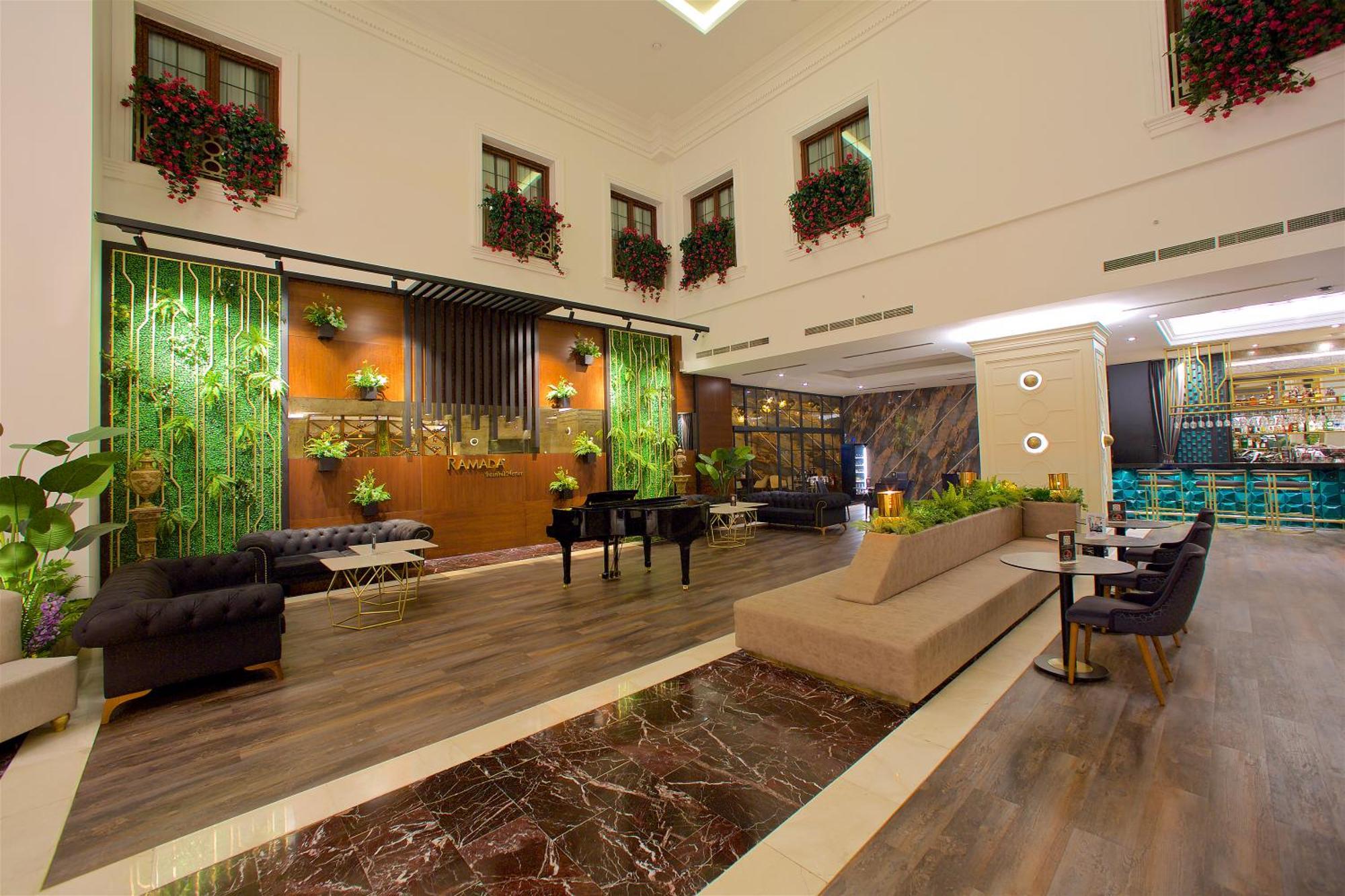 Ramada By Wyndham Istanbul Merter Εξωτερικό φωτογραφία Lobby