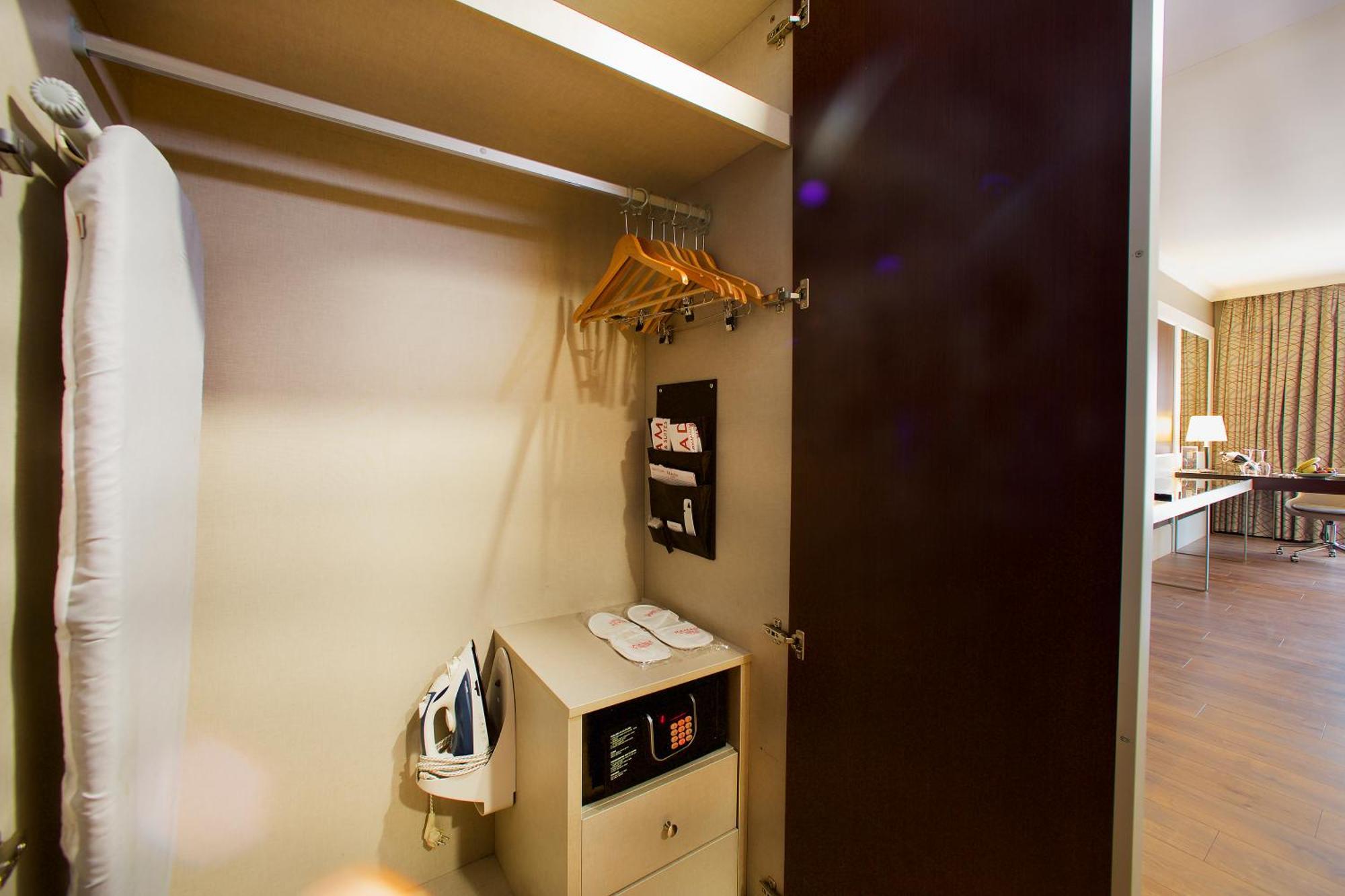 Ramada By Wyndham Istanbul Merter Εξωτερικό φωτογραφία