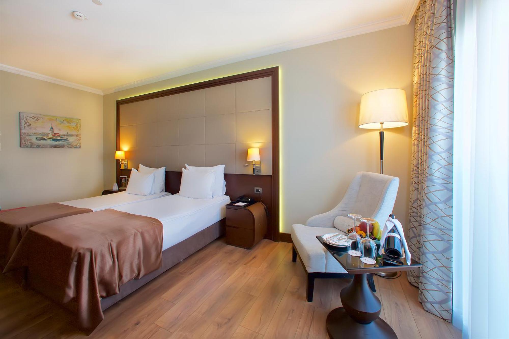 Ramada By Wyndham Istanbul Merter Εξωτερικό φωτογραφία A room at the hotel