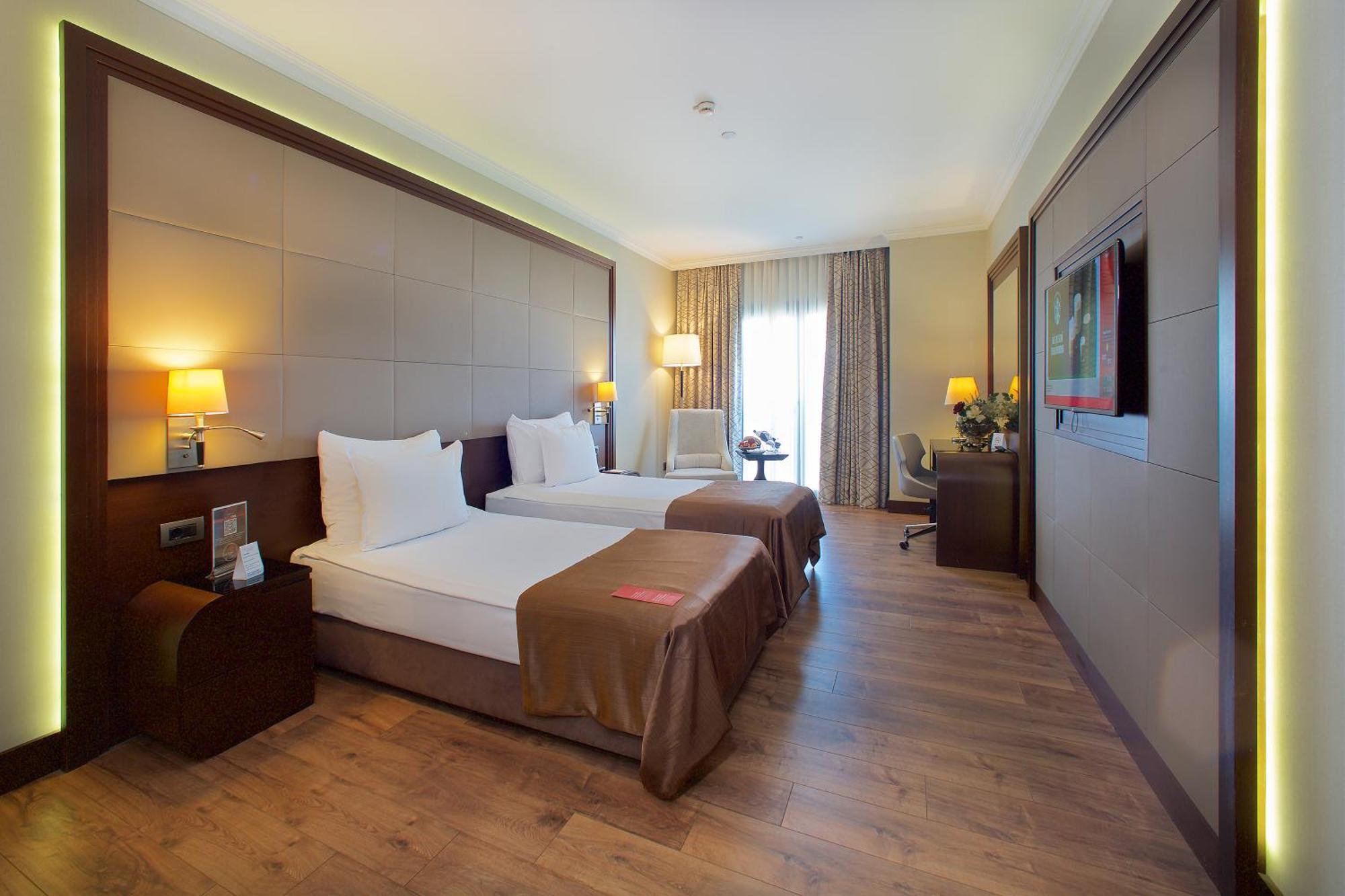 Ramada By Wyndham Istanbul Merter Εξωτερικό φωτογραφία A room at the hotel
