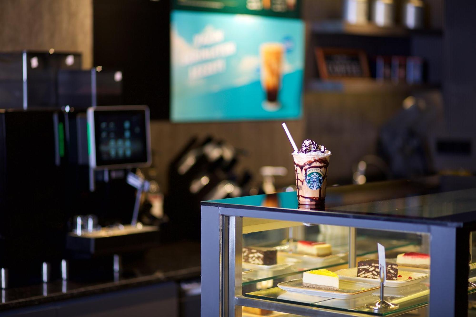 Ramada By Wyndham Istanbul Merter Εξωτερικό φωτογραφία A Frappuccino